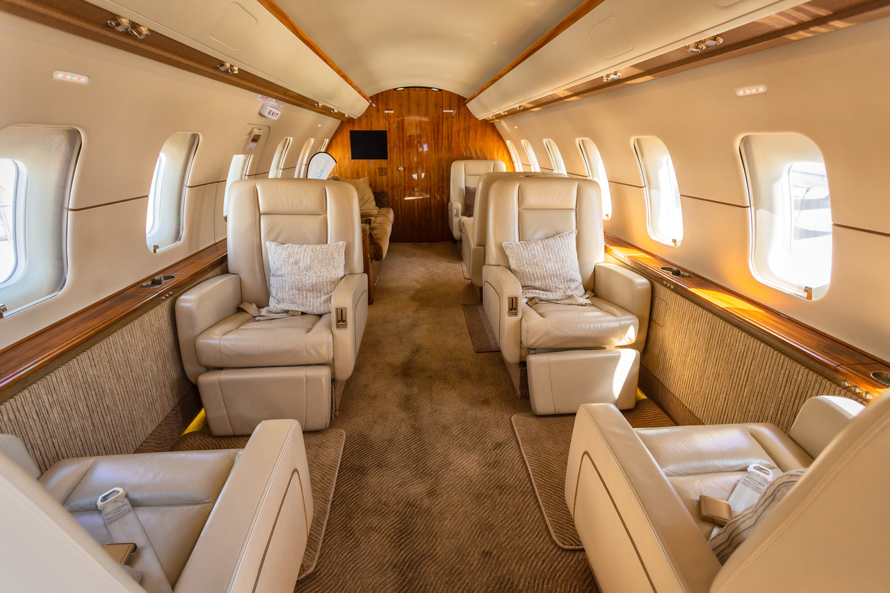 Challenger 605 Interior