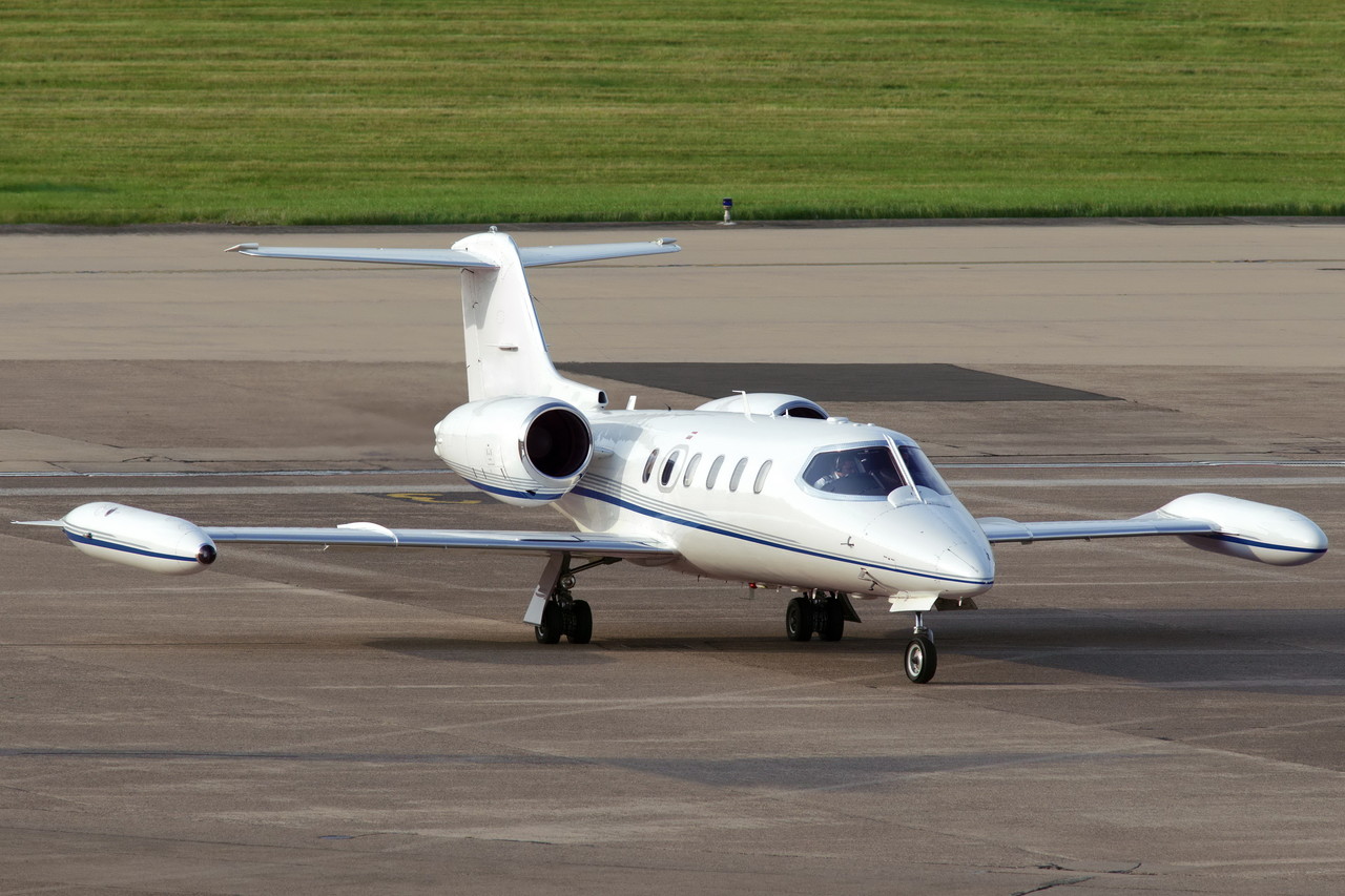 Learjet 35Aprivate jet charter