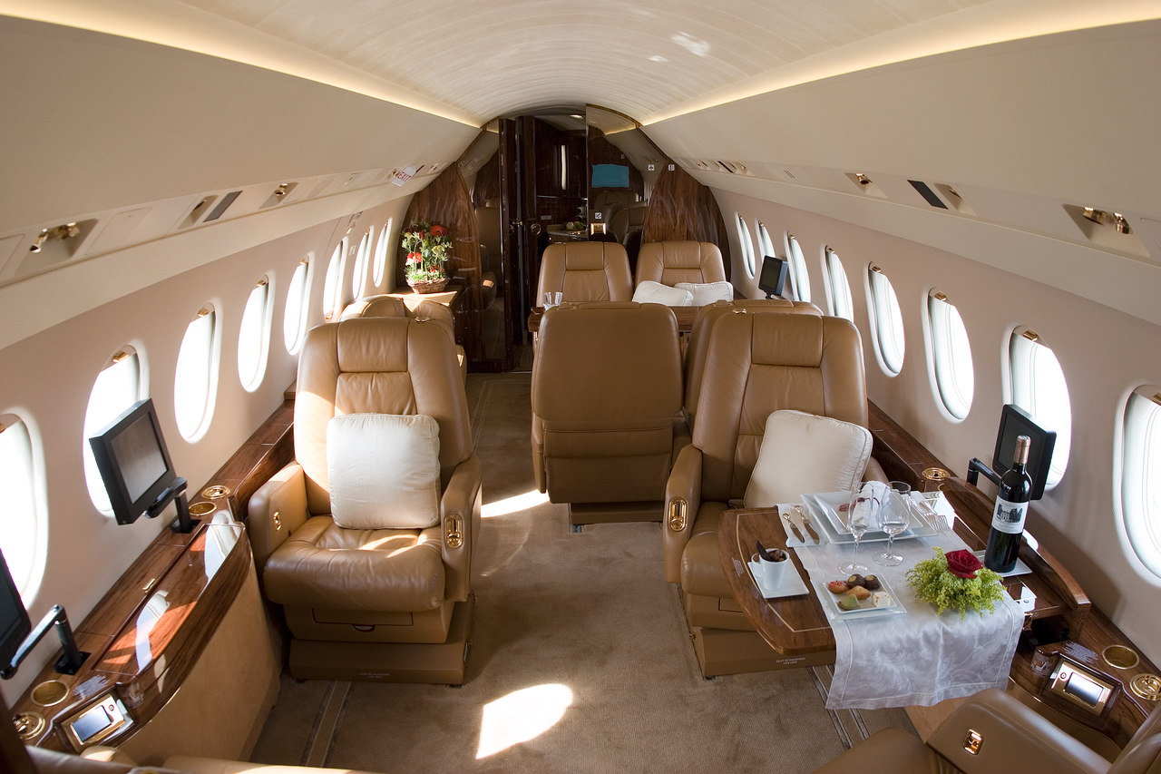 Falcon 2000 Interior