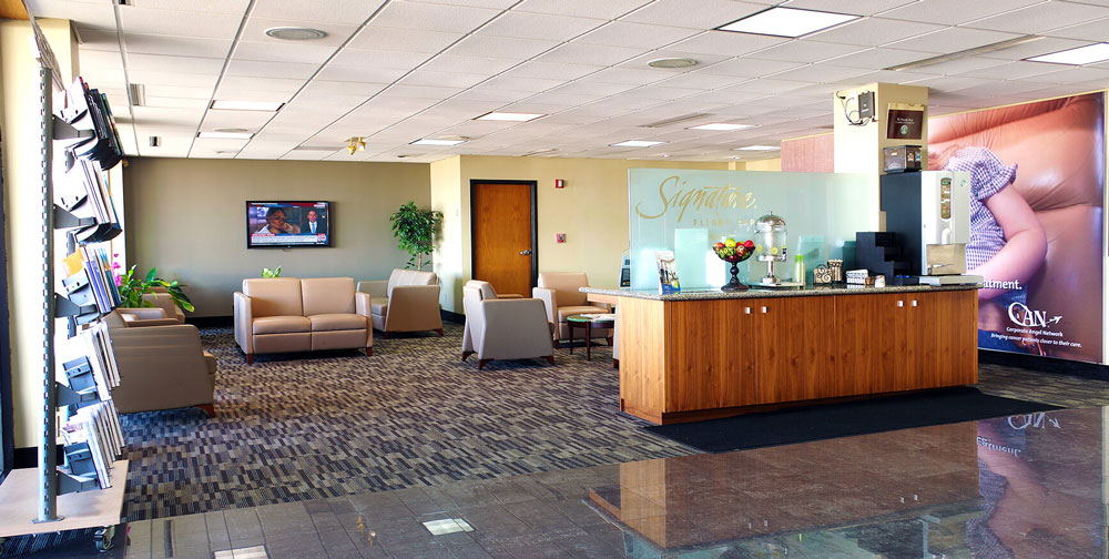 Signature FBO at KFLL