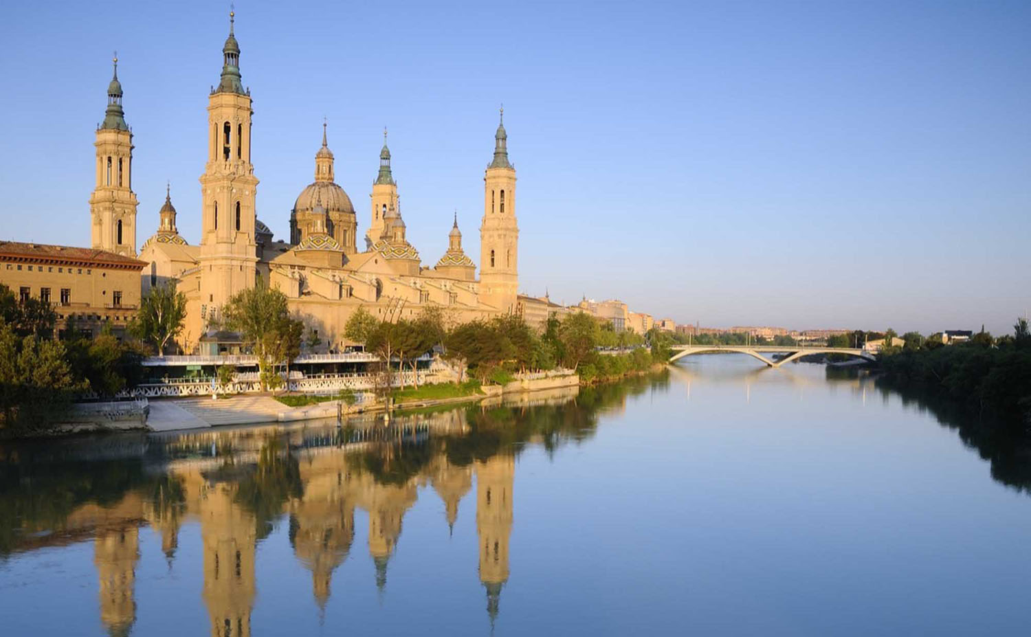 Zaragoza private jet charter